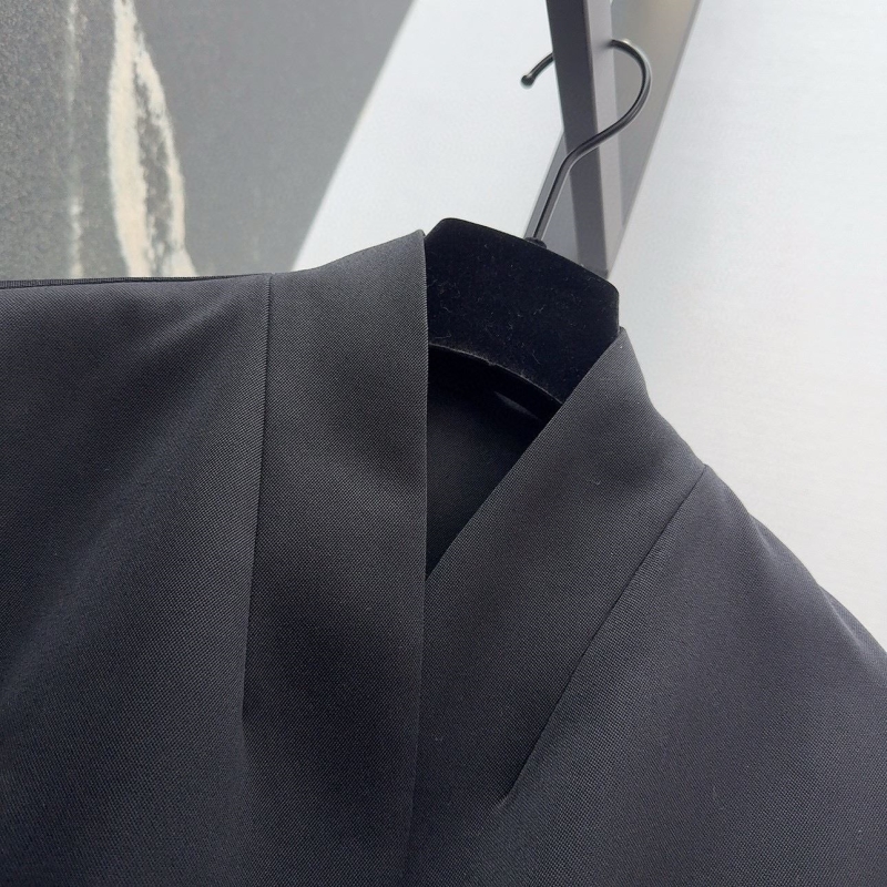 chr1st1an D10r outwear